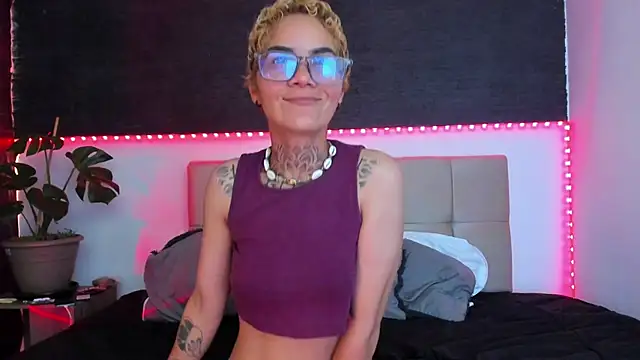 anaroman01 online show from January 2025 10:06:02 PM