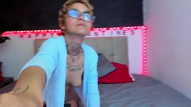 anaroman01 online show from February 2025 07:27:01 PM