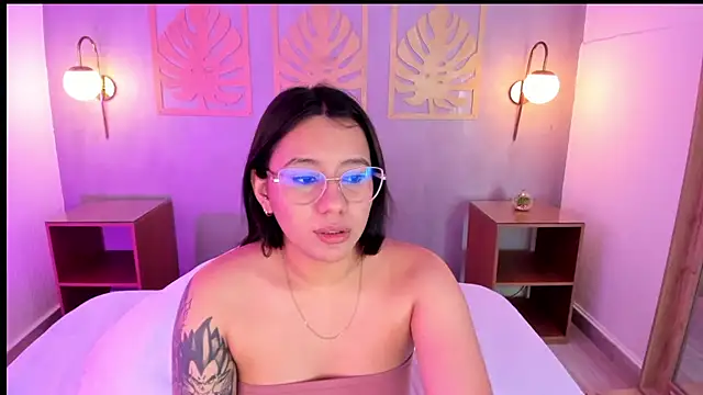 Snapshot of majo_rosse_ chatting on September 2025 11:32:02 PM majo rosse  online show from September 2025 11:32:02 PM