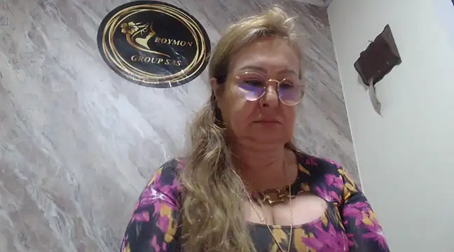 Mia Davies2 online show from December 2024 08:04:01 PM