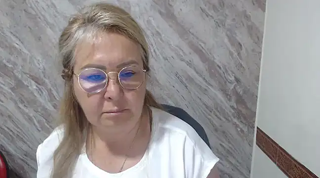 Mia Davies2 online show from February 2025 09:40:01 PM