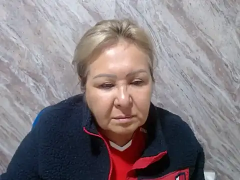 Mia Davies2 online show from March 2025 09:00:02 PM