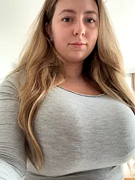 curvyflawless online show from September 2025 04:44:01 AM