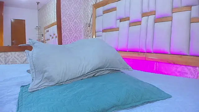 arl chloee online show from November 2025 03:27:01 AM