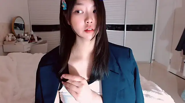 -Lucky Girl online show from February 2025 02:40:01 PM