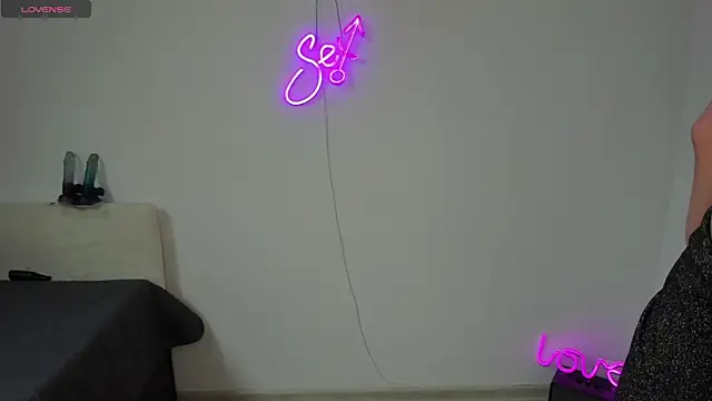 Snapshot of Bitch_Coin chatting on October 2025 11:36:01 AM Bitch Coin online show from October 2025 11:36:01 AM