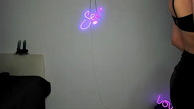 Snapshot of Bitch_Coin chatting on November 2025 04:28:01 PM Bitch Coin online show from November 2025 04:28:01 PM