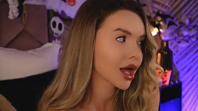 Snapshot of KatyaBelle chatting on October 2025 08:13:02 PM KatyaBelle online show from October 2025 08:13:02 PM