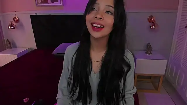 chloe watson  online show from November 2025 08:18:01 PM