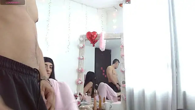 Snapshot of Wanda_and_cosmo_ chatting on September 2025 05:12:02 PM Wanda and cosmo online show from September 2025 05:12:02 PM