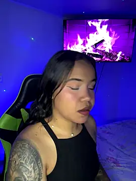 leila 22 online show from November 2025 07:17:01 AM