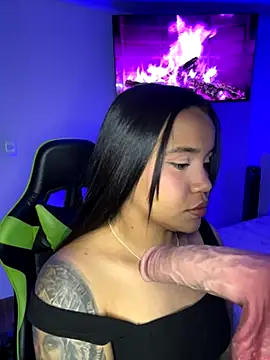 leila 22 online show from November 2025 11:43:02 PM