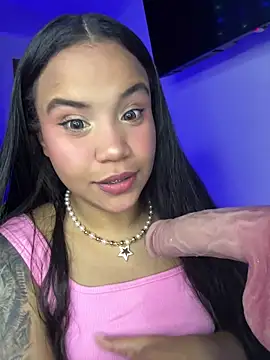 Snapshot of leila_22 chatting on February 2026 07:18:01 AM leila 22 online show from February 2026 07:18:01 AM