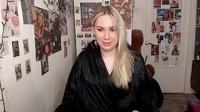 CapriScorpion online show from December 2024 03:32:02 PM