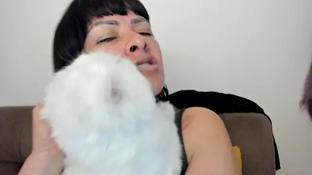 queen fetish online show from January 2025 12:14:02 AM