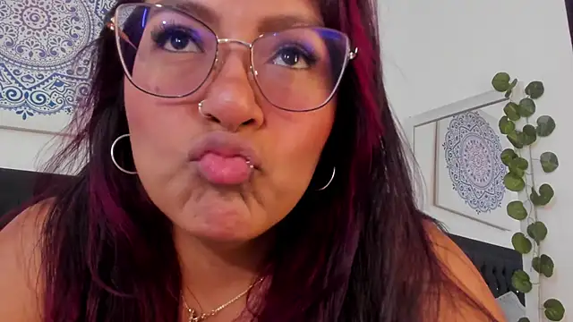 evelynjohnsoon online show from March 2025 12:28:01 PM