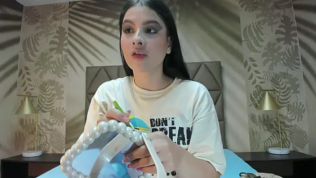 Snapshot of AnneDixie chatting on July 2026 03:09:01 AM AnneDixie online show from July 2026 03:09:01 AM