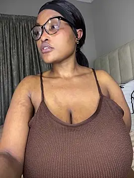 Snapshot of Bustygoddess32 chatting on February 2026 01:14:01 AM Bustygoddess32 online show from February 2026 01:14:01 AM