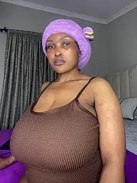 Bustygoddess32 online show from June 2026 05:28:01 PM