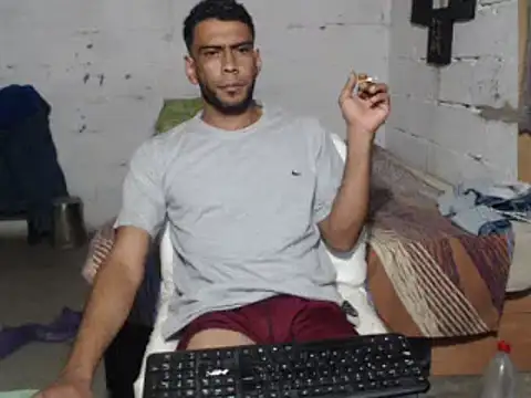 erik alexander online show from February 2025 01:27:02 AM