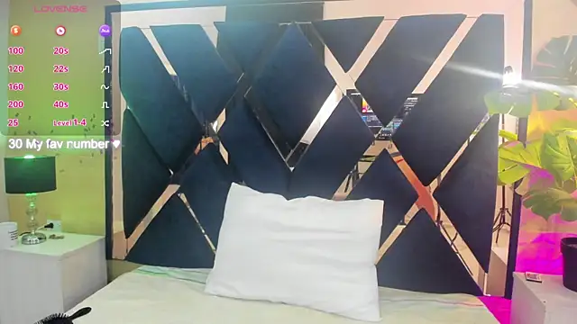 eva loreti online show from October 2025 03:47:02 AM