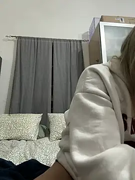 Snapshot of LadyScarlett-xk chatting on December 2024 08:34:01 PM LadyScarlett-xk online show from December 2024 08:34:01 PM