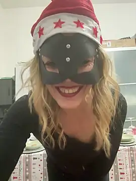 Snapshot of LadyScarlett-xk chatting on December 2024 05:13:01 PM LadyScarlett-xk online show from December 2024 05:13:01 PM