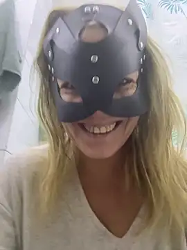 Snapshot of LadyScarlett-xk chatting on December 2024 08:26:01 AM LadyScarlett-xk online show from December 2024 08:26:01 AM