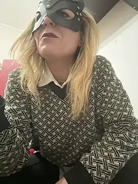 Snapshot of LadyScarlett-xk chatting on February 2025 07:10:01 PM LadyScarlett-xk online show from February 2025 07:10:01 PM