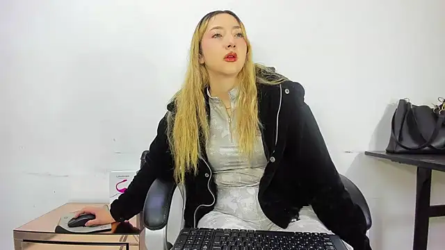 Barbie girl 69 online show from November 2025 03:01:02 PM