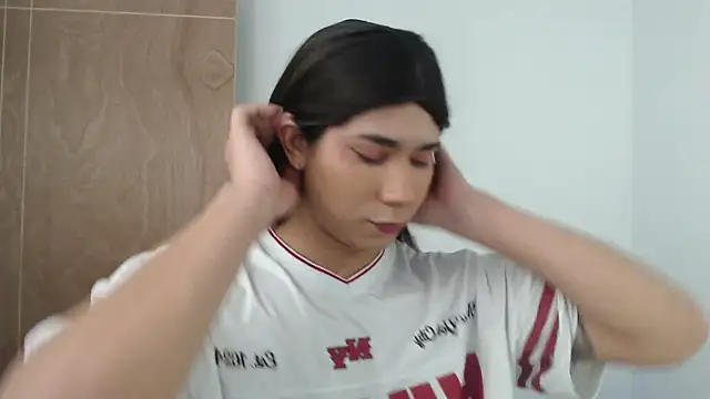 Snapshot of Moon_Foxxy chatting on July 2026 08:46:02 PM Moon Foxxy online show from July 2026 08:46:02 PM