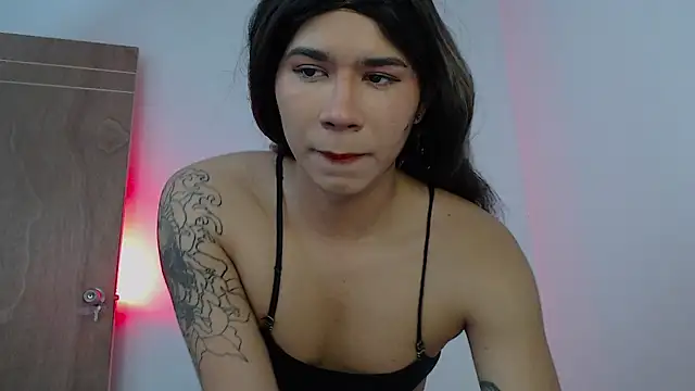 Snapshot of Moon_Foxxy chatting on July 2026 08:45:01 PM Moon Foxxy online show from July 2026 08:45:01 PM