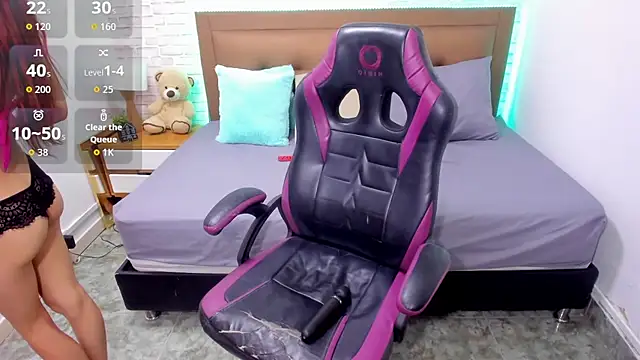 julieth love  online show from October 2025 01:30:01 PM