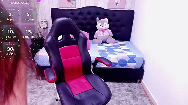 julieth love  online show from November 2025 05:34:02 PM