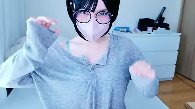 Snapshot of _HIKARU_ chatting on March 2025 12:07:01 AM HIKARU online show from March 2025 12:07:01 AM