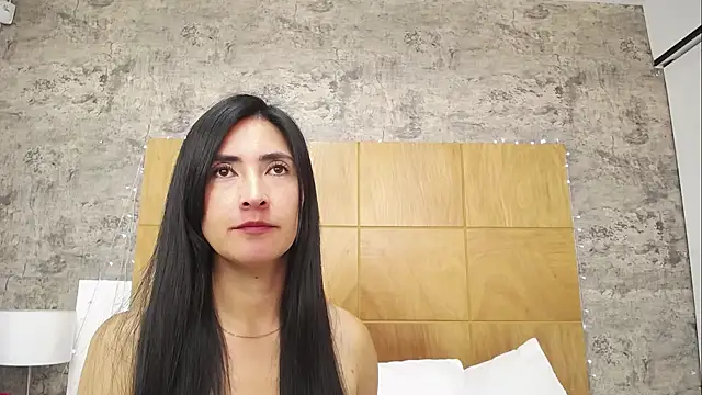 JainaRogers online show from October 2025 04:05:02 PM