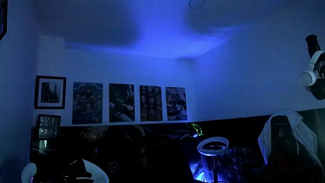 Sisoyalejo420 online show from October 2025 03:18:01 AM