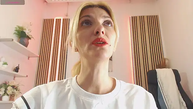 RileyLanna online show from November 2025 04:33:02 AM