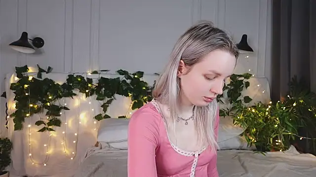 Snapshot of Beatrica_Klein chatting on March 2025 01:49:01 PM Beatrica Klein online show from March 2025 01:49:01 PM