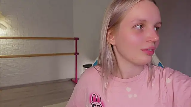 Snapshot of Beatrica_Klein chatting on September 2025 03:45:01 PM Beatrica Klein online show from September 2025 03:45:01 PM