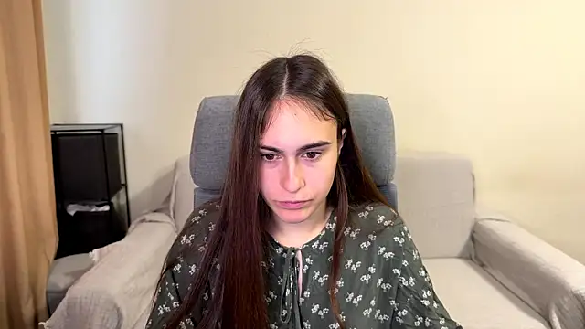 Snapshot of AliceKolltt chatting on October 2025 02:05:01 PM AliceKolltt online show from October 2025 02:05:01 PM
