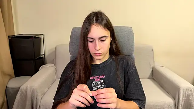 Snapshot of AliceKolltt chatting on November 2025 05:24:02 PM AliceKolltt online show from November 2025 05:24:02 PM