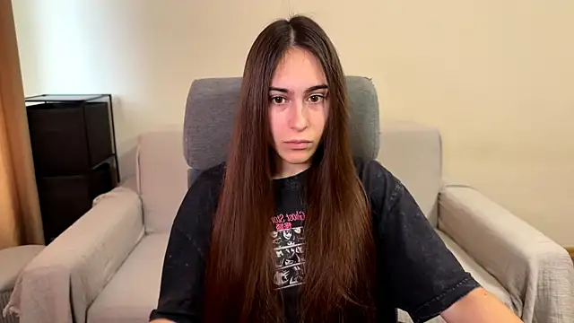 Snapshot of AliceKolltt chatting on November 2025 09:47:02 AM AliceKolltt online show from November 2025 09:47:02 AM