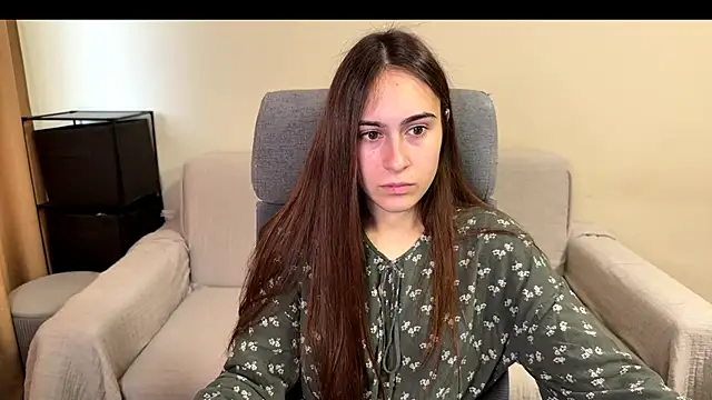 Snapshot of AliceKolltt chatting on November 2025 11:35:01 AM AliceKolltt online show from November 2025 11:35:01 AM