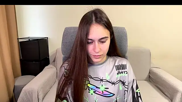 Snapshot of AliceKolltt chatting on December 2025 11:52:02 AM AliceKolltt online show from December 2025 11:52:02 AM