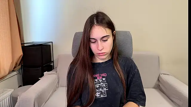 Snapshot of AliceKolltt chatting on February 2026 01:59:01 PM AliceKolltt online show from February 2026 01:59:01 PM