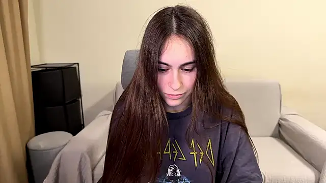 Snapshot of AliceKolltt chatting on February 2026 05:06:02 PM AliceKolltt online show from February 2026 05:06:02 PM