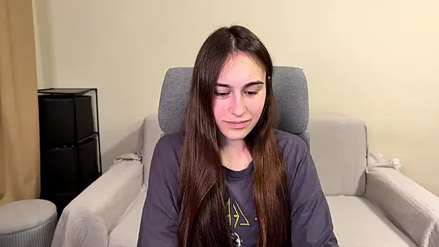 Snapshot of AliceKolltt chatting on February 2026 06:59:02 PM AliceKolltt online show from February 2026 06:59:02 PM