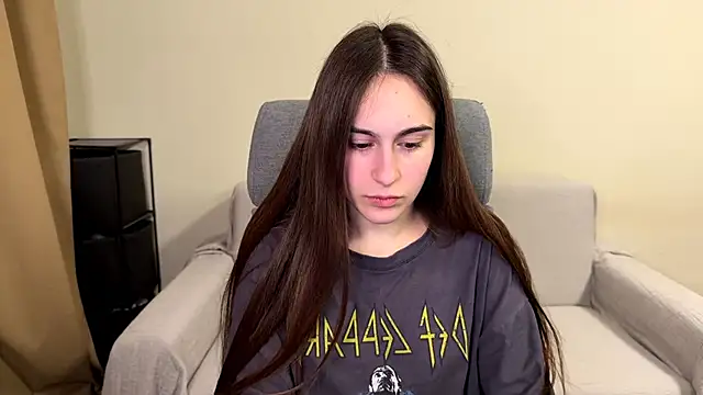 Snapshot of AliceKolltt chatting on February 2026 08:51:01 PM AliceKolltt online show from February 2026 08:51:01 PM