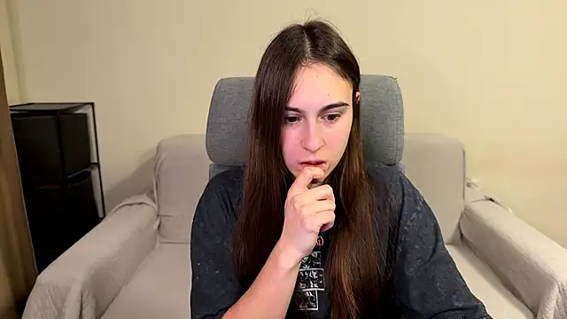 Snapshot of AliceKolltt chatting on February 2026 10:52:02 PM AliceKolltt online show from February 2026 10:52:02 PM